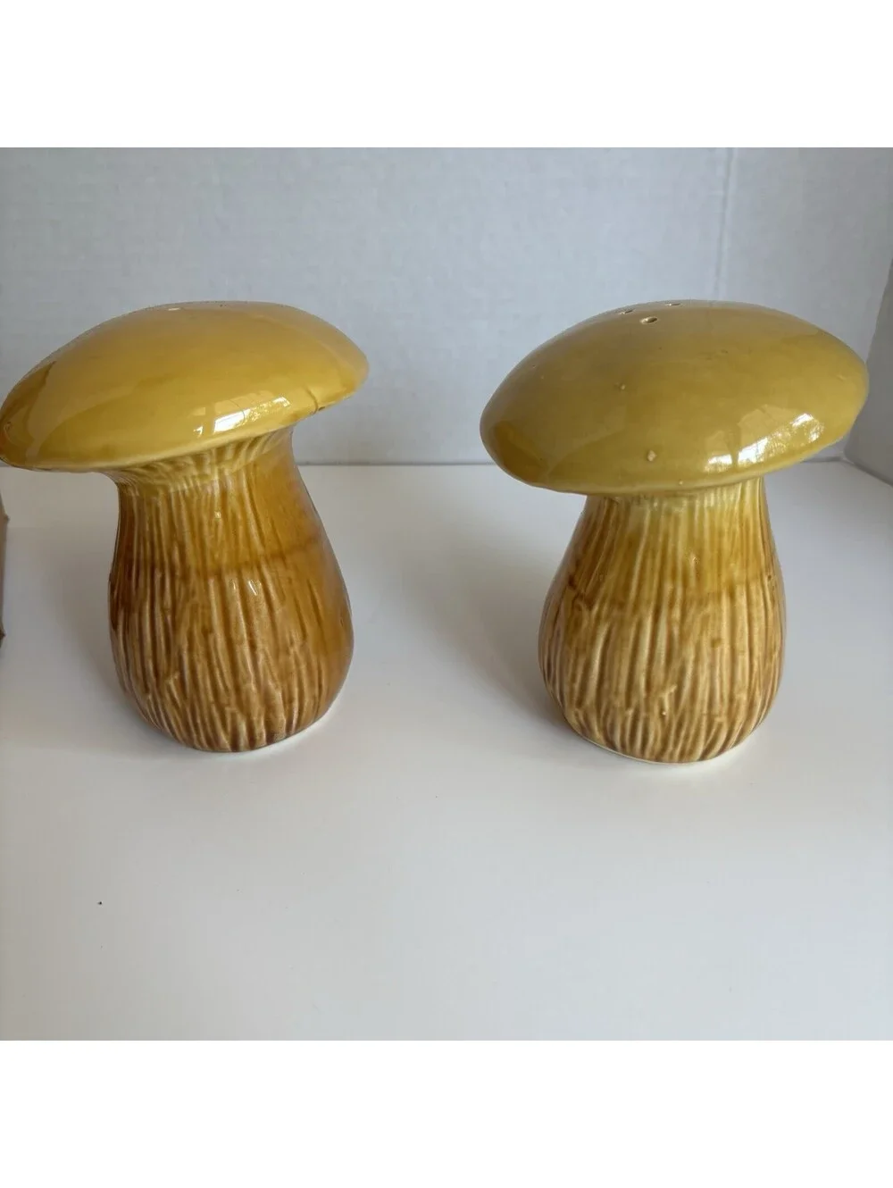 Vintage Yellow Mustard MUSHROOM SALT & PEPPER Shakers SET WITH BOX Japan
